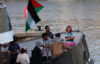 Con Greta Thunberg a bordo, flotilla humanitaria desafía bloqueo de Israel y se acerca a Gaza