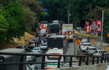 El pico y placa arranca a las 5:00 a.m. y a esa hora las cámaras que lo pueden pillar ya están prendidas. FOTO: EL COLOMBIANO