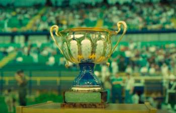 El trofeo de la Copa Interamericana, uno de los que adorna las vitrinas verdolagas. FOTO ATLÉTICO NACIONAL