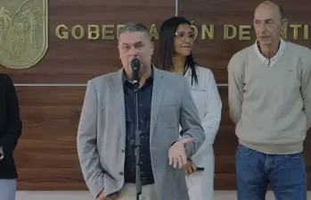 Luis Fernando Arroyave Soto, gerente del hospital San Rafael de Itagüí se mostró visiblemente afectado a raíz de la millonaria deuda que tienen las EPS con el hospital. FOTO: Cortesía Gobernación de Antioquia