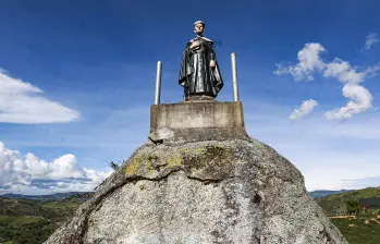 Crónica desde Angostura, Antioquia, la tierra de un bendito y un maldito