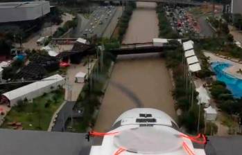 Desde octubre empezaron las pruebas de drones sobre el río Medellín. FOTO: CORTESÍA