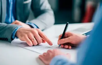 Durante el período de prueba, el trabajador tiene derecho a salario, seguridad social y prestaciones. FOTO: Getty
