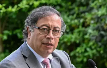 Gustavo Petro de Colombia ocupa el séptimo puesto con un 37,6 %, experimentando una leve caída respecto a la medición anterior (38,2 % en agosto de 2024). FOTO: Getty