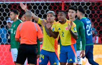 El técnico Néstor Lorenzo tiene alternativas para cambiarle la cara a la Selección de cara al Mundial, pero debe decidir si toca o no la base. FOTO AFP