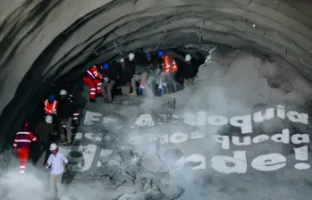 El cale corresponde al encuentro de los frentes de excavación dentro de la montaña, un proceso que confirma la continuidad total del túnel y marca una etapa determinante para su entrada en servicio. FOTO Julio César Herrera. 