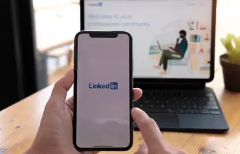 Linkedln es una red social que sirve para la búsqueda de empleo. Sin embargo, sus usuarios no están satisfechos con las últimas modificaciones que esta plataforma está operando. FOTO el colombiano.