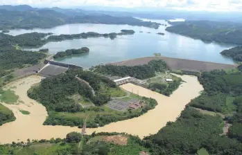 Viviendas anegadas en la ribera del río Sinú, en Córdoba, tras las lluvias atípicas que mantienen en alerta a la región. FOTO: Colprensa. 
