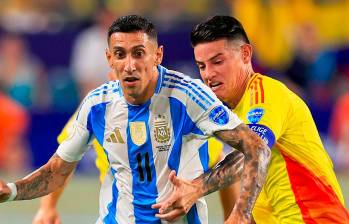 Ángel Di María y James Rodríguez durante la final de la Copa América. FOTO GETTY