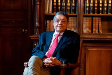 El escritor estuvo en el exilio y fue Premio Cervantes 2017. FOTO GETTY