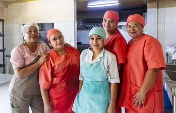 El Guadual prepara cada día entre 250 y 260 desayunos, almuerzos, cenas y refrigerios para los trabajadores de su zona de influencia. Foto: Camilo Suárez. 