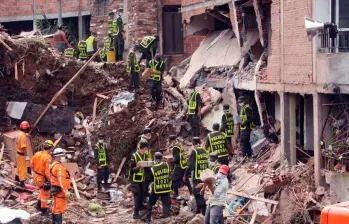 El 5 de diciembre de 2010 en el sector Calle Vieja, de La Gabriela, en Bello, colapsaron 50.000 metros cúbicos de tierra sobre las casas. FOTO ARCHIVO