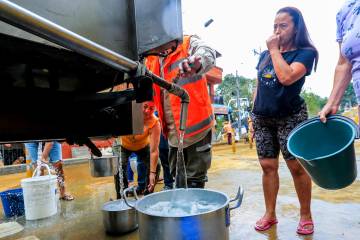 Más de 16.000 usuarios estaban sin servicio de agua desde este lunes. FOTO: JAIME PÉREZ