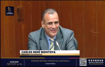 El presidente de Colpensiones, Carlos René Montoya, argumentó que llevaba apenas dos días en el cargo. Sin embargo, los congresistas señalaron que quien asume la dirección de la entidad debe tener un conocimiento sólido sobre los asuntos relacionados con los ahorros y las pensiones de los colombianos. Foto: Cortesía
