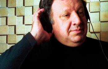 Benjamín Castro Salazar, periodista, locutor y maestro de la voz, deja un legado en la radio antioqueña tras su paso por Caracol Radio, RCN y Teleantioquia. FOTO EL COLOMBIANO