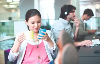 Se ha comprobado que la procrastinación le cuesta a los empleadores unos 20.000 dólares por empleado al año, en Estados Unidos. FOTO: Getty.