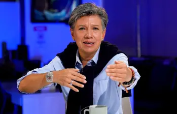 Claudia López Hernández tiene 56 años y fue senadora del Partido Alianza Verde y alcaldesa de Bogotá. FOTO Camilo Suárez 