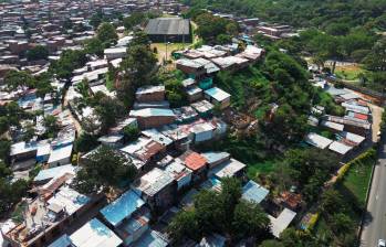 En mayo pasado, la Alcaldía ordenó la demolición de aproximadamente 500 construcciones irregulares en Santa Elena. FOTO El Colombiano