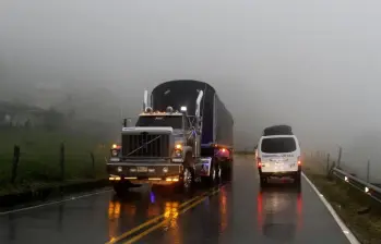 El agro y el comercio son los más golpeados por los cierres de la Vía al Llano, cerrada por segunda vez en el mes. Foto: EL COLOMBIANO
