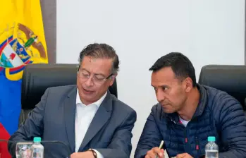 El presidente Gustavo Petro y el ministro de Defensa, Pedro Sánchez. Foto: Presidencia