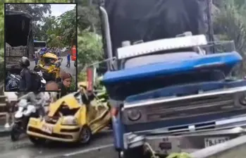 Así quedaron los vehículos involucrados en el suceso. FOTO: Cortesía Denuncias Antioquia