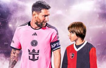 Con esta emotiva imagen del Messi actual con el Messi niño vestido con los colores de Newell’s, se ha promocionado el amistoso de este jueves. FOTO TOMADA @InterMiamiCF