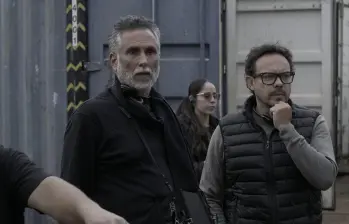 Marlon Moreno está protagonizando y dirigiendo Manada, serie grabada en Colombia y España. FOTO: Cortesía.