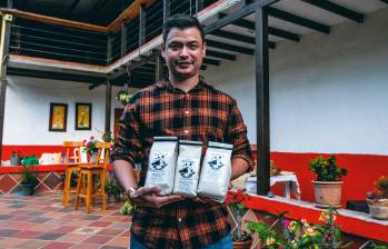 Stivenson Orozco Escudero busca transformar el café de su familia en una marca reconocida de café de altura. FOTO Julio César Herrera