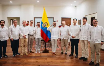 El presidente Abelardo de la Espriella se reunió con algunos de los empresarios más importantes del país, presidentes y dueños de bancos, en su nueva sede presidencial en Barranquilla. Foto: X de Abelardo de la Espriella.