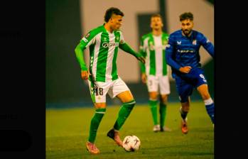 El volante colombiano Nelson Deossa cumplió con un buen partido en la victoria del Real Betis como visitante al Dinamo Zagreb por la Europa League. FOTO TOMADA X @RealBetis