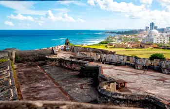 La Ciudad Amurallada, Viejo San Juan, un distrito histórico en Puerto Rico y baile La Bomba que es autóctona de la isla. FOTO: JUAN ANTONIO SÁNCHEZ