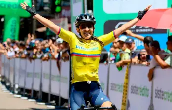 Stefanía Sánchez ganó en 2025 el Tour Femenino y fue tercera en la Vuelta a Colombia. FOTO CORTESÍA CICLISMO EN LÍNEA