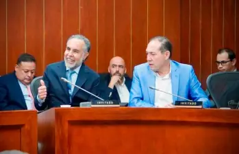 Benedetti (izquierda) dijo que el Gobierno ve “con buenos ojos” la resucitada reforma laboral. Pidió que incluya derechos progresivos para la clase trabajadora. FOTO: MININTERIOR