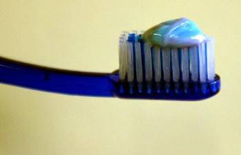 La empresa estadounidense Colgate-Palmolive está bajo la lupa de las autoridades latinoamericanas por su producto Colgate Total Prevención Activa Clean Mint. FOTO: EL COLOMBIANO