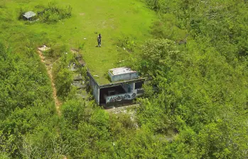La base militar queda en el sector de El Cerrito, muy cerca del casco urbano de San Carlos, y desde allí se domina todo el pueblo así como parte de la zona rural. FOTO: CAMILO SUÁREZ