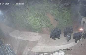 El personal de UNDMO procedió en el lugar, sin embargo, las autoridades afirmaron que varias personas evitaron la ejecución de la orden de registro. FOTO: Cortesía empresa Frontera Gold S.A.S