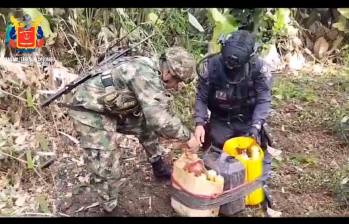Las Fuerzas Militares y el CTI de la Fiscalía destruyeron los explosivos encontrados en Putumayo. FOTO: CORTESÍA DE LAS FF.MM.