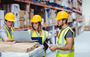 Cada vez más empresas ofrecen oportunidades laborales sin exigir título de bachiller. FOTO: Getty