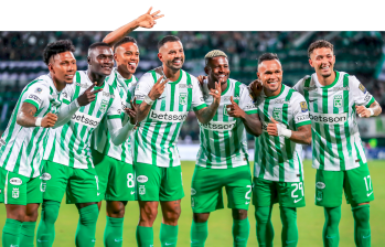 En la imagen se puede apreciar esa mezcla entre juventud, talento y experiencia que hay en Atlético Nacional, fundamental en la obtención de los últimos títulos del club verdolaga. FOTO Jaime Pérez