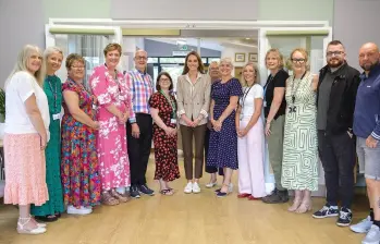 Kate Middleton reaparece en con una visita al Jardín del Bienestar de la Real Sociedad de la Salud en medio de una jornada especial, marcada también por la donación de 500 ejemplares de la Catherine’s Rose. Imagen, Prince and Pincess of Wales, vía Instagram.