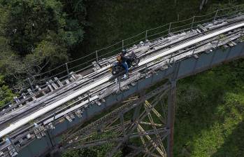 El alcalde de Amagá, Wilser Molina, afirma que este puente Quitasueños, donde ya ha habido dos fatales accidentes por causa del turismo, está bajo jurisdicción de Fredonia y Caldas. FOTO: Manuel Saldarriaga