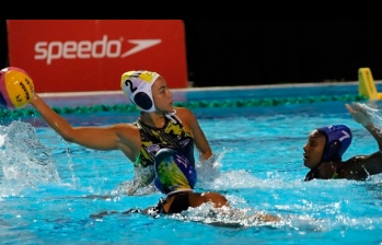 Colombia continúa demostrando que tiene proyección en el polo acuático. En el Sudamericano en Cali, las deportistas locales jugaron la final ante Brasil. FOTO CORTESÍA LIGA ANTIOQUEÑA DE NATACIÓN