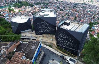 El Parque Biblioteca Santo Domingo conocido durante años como Biblioteca España podría estar listo en mayo con las obras finales que se llevarán a cabo en el auditorio de esta infraestructura. FOTO: Manuel Saldarriaga