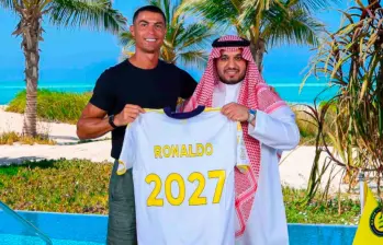El portugués Cristiano Ronaldo renovó su contrato con el Al Nassr y así se acaban las especulaciones sobre su futuro deportivo. FOTO TOMADA X@AlNassrFC_EN