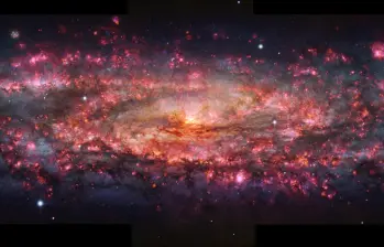 La imagen, considerada la más detallada jamás tomada de la galaxia Sculptor, asombra a la comunidad científica por la precisión con la que expone el polvo, el gas y las estructuras internas de este sistema galáctico. FOTO cortesía ESO