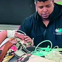 Las mujeres fueron rescatadas en helicópteros. FOTO Captura de video. 