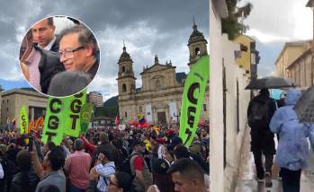 El expresidente Gustavo Petro llegó a la Plaza de Bolívar en la tarde de este miércoles. Foto: EL COLOMBIANO/ Gustavo Petro
