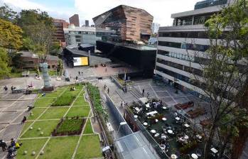 Carlos Gómez, decano de la Facultad de Medicina de la institución confesó que las cargas y exigencias de los estudiantes de residencia son altas. Foto: Pontifica Universidad Javeriana. 