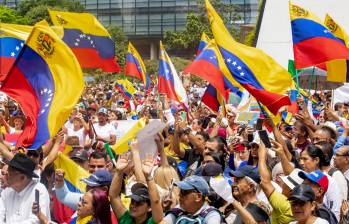 El expresidente colombiano Álvaro Uribe Vélez también llego acompañar los manifestantes. Foto: Jaime Pérez