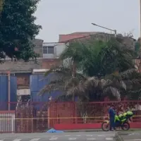 En La Candelaria y Laureles mataron a dos hombres a puñaladas.
